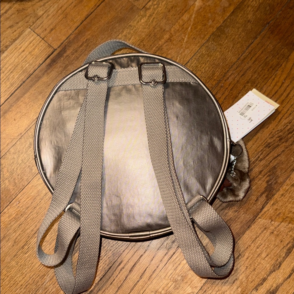 •KIPLINGS•NWT “RANI” METALLIC PEWTER ROUND CIRCULAR BOOKBAG - Picture 6 of 15